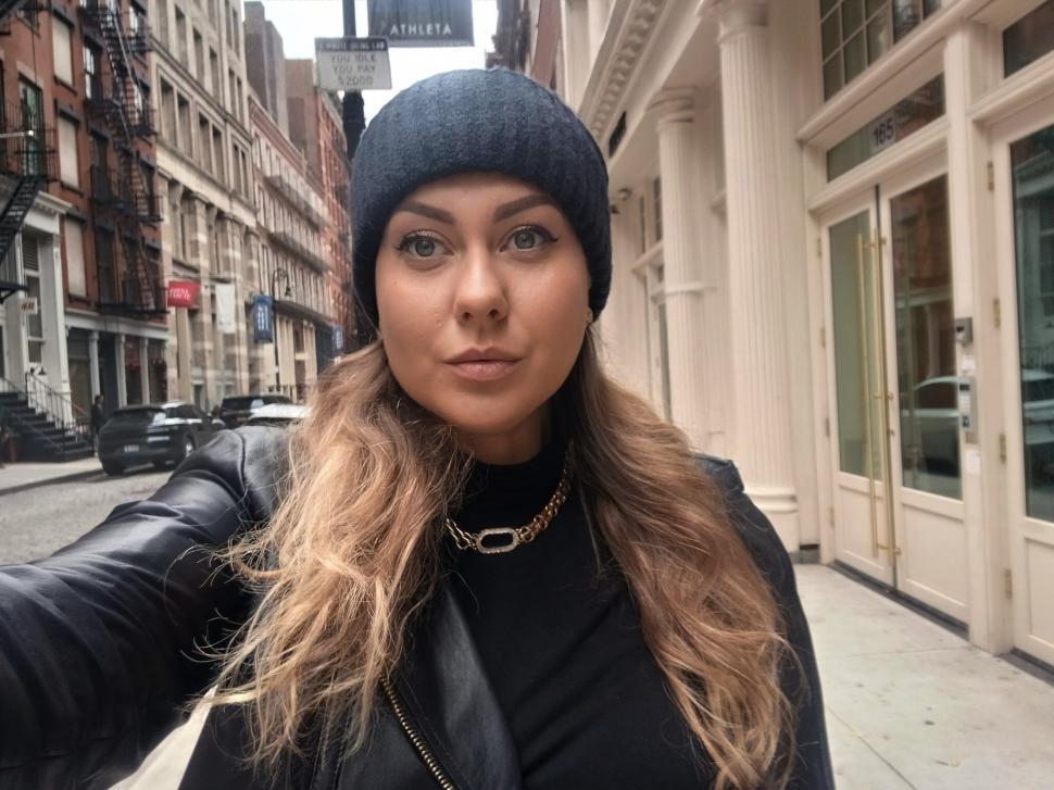 Spioana trimisă de ruși la New York s-a îndrăgostit de o americancă ce s-a dovedit a fi o agentă de contrainformații ucraineană 1058713