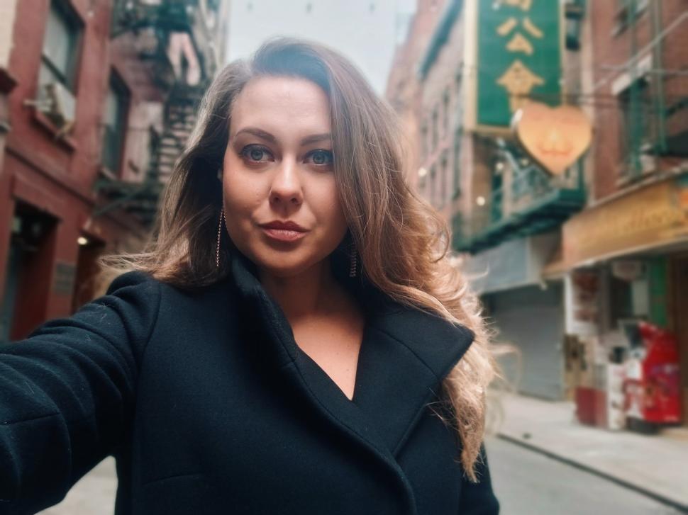 Spioana trimisă de ruși la New York s-a îndrăgostit de o americancă ce s-a dovedit a fi o agentă de contrainformații ucraineană 1058714