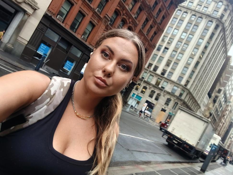 Spioana trimisă de ruși la New York s-a îndrăgostit de o americancă ce s-a dovedit a fi o agentă de contrainformații ucraineană 1058720