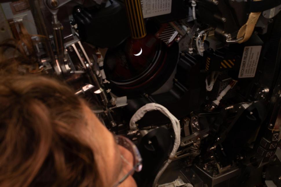 Artemis 2 în imagini. Zborul până la Lună surprins în fotografii spectaculoase din capsula Orion 1058912