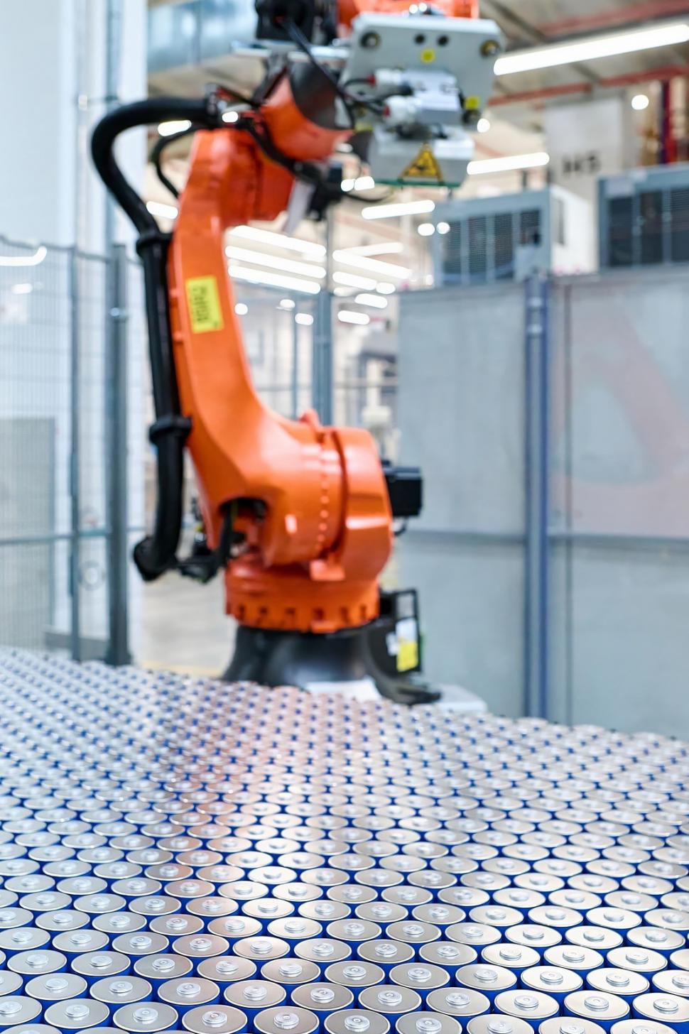 Cea mai veche fabrică BMW devine prima „iFACTORY” din lume, unde AI, roboți și gemeni digitali construiesc exclusiv mașini electrice 1059014