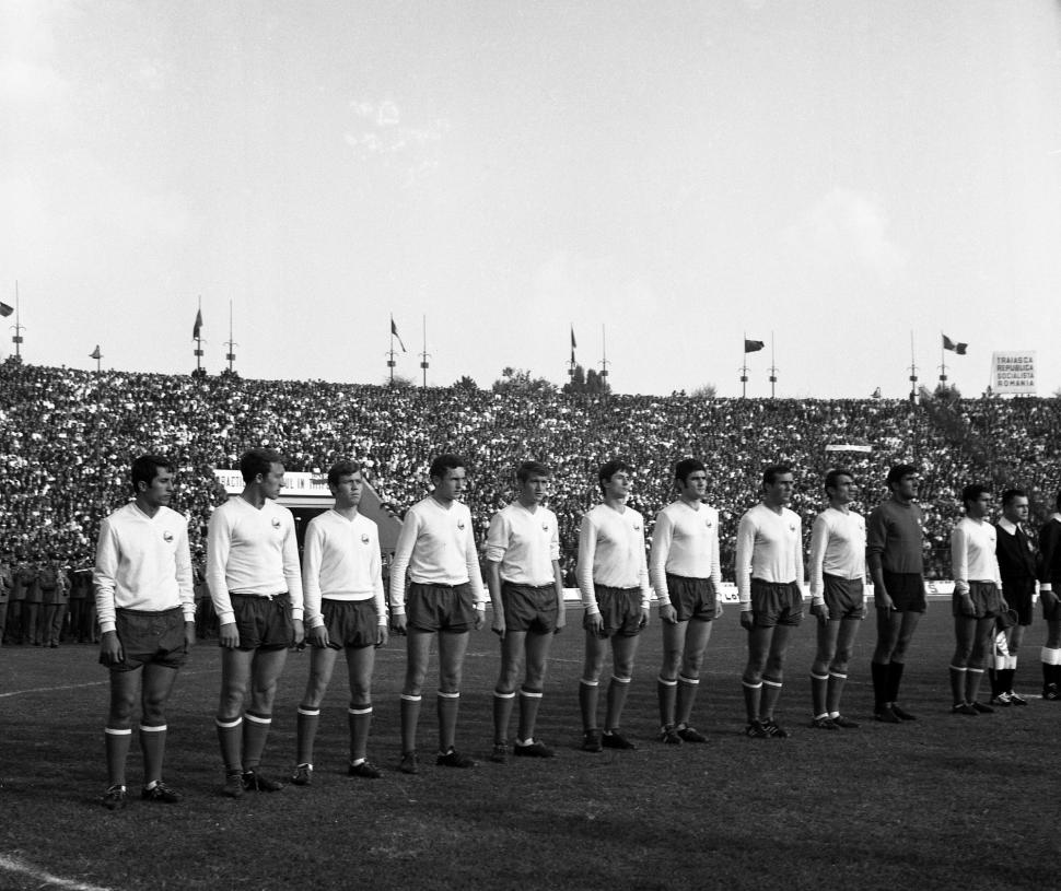 Mircea Lucescu, portret de campion. Povestea omului care a scris istorie în fotbal 1059138
