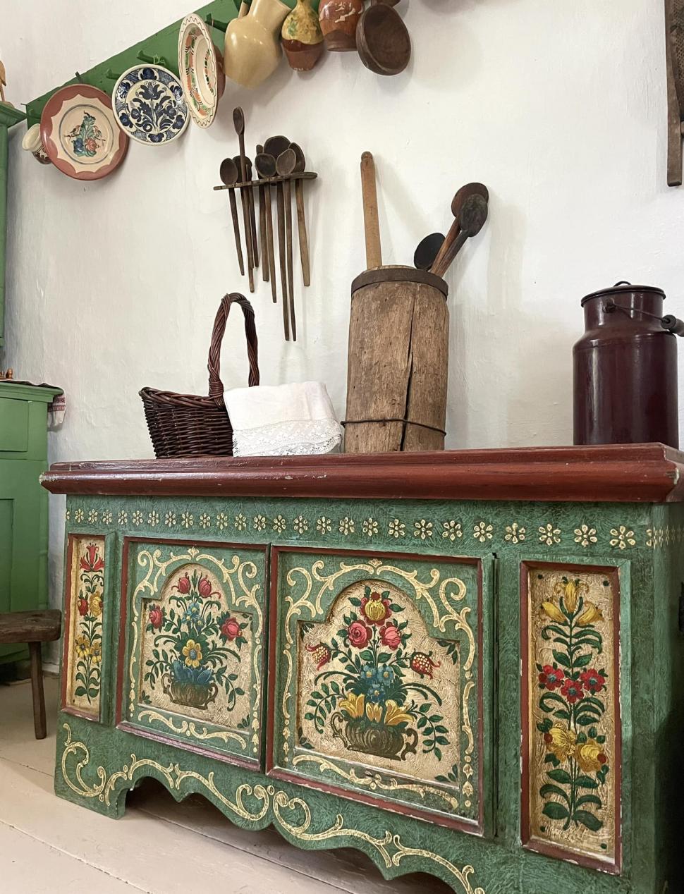 Satul unic în România „construit rotund”: Singurul șvab care mai locuiește în Charlottenburg povestește cum orășenii îi strică forma 1059365