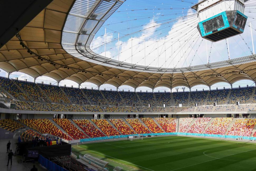 Imagini emoționante pe Arena Națională. Mulțimi de oameni vin să își ia rămas bun de la Mircea Lucescu 1059559