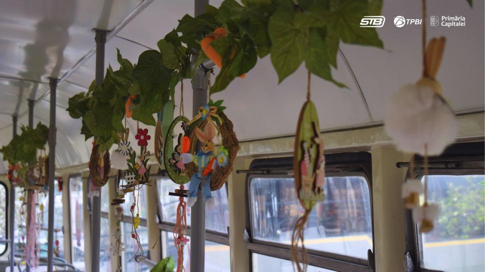 Tramvaiul Iepurașului va circula prin București, în Joia Mare. Copiii care călătoresc cu el primesc cadouri. Traseu, stații și program 1059500