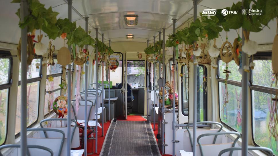 Tramvaiul Iepurașului va circula prin București, în Joia Mare. Copiii care călătoresc cu el primesc cadouri. Traseu, stații și program 1059501