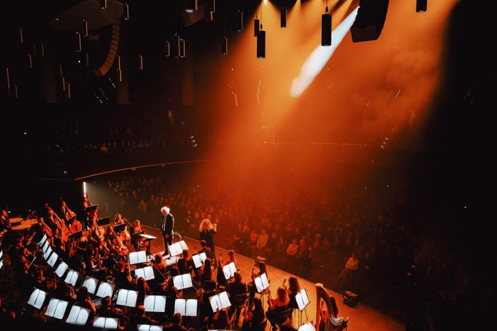 De la ariile lui Puccini la „Rolling in the Deep”. Cum a ajuns Alexandra Crișan vocea celui mai mare turneu simfonic al Europei 1059924