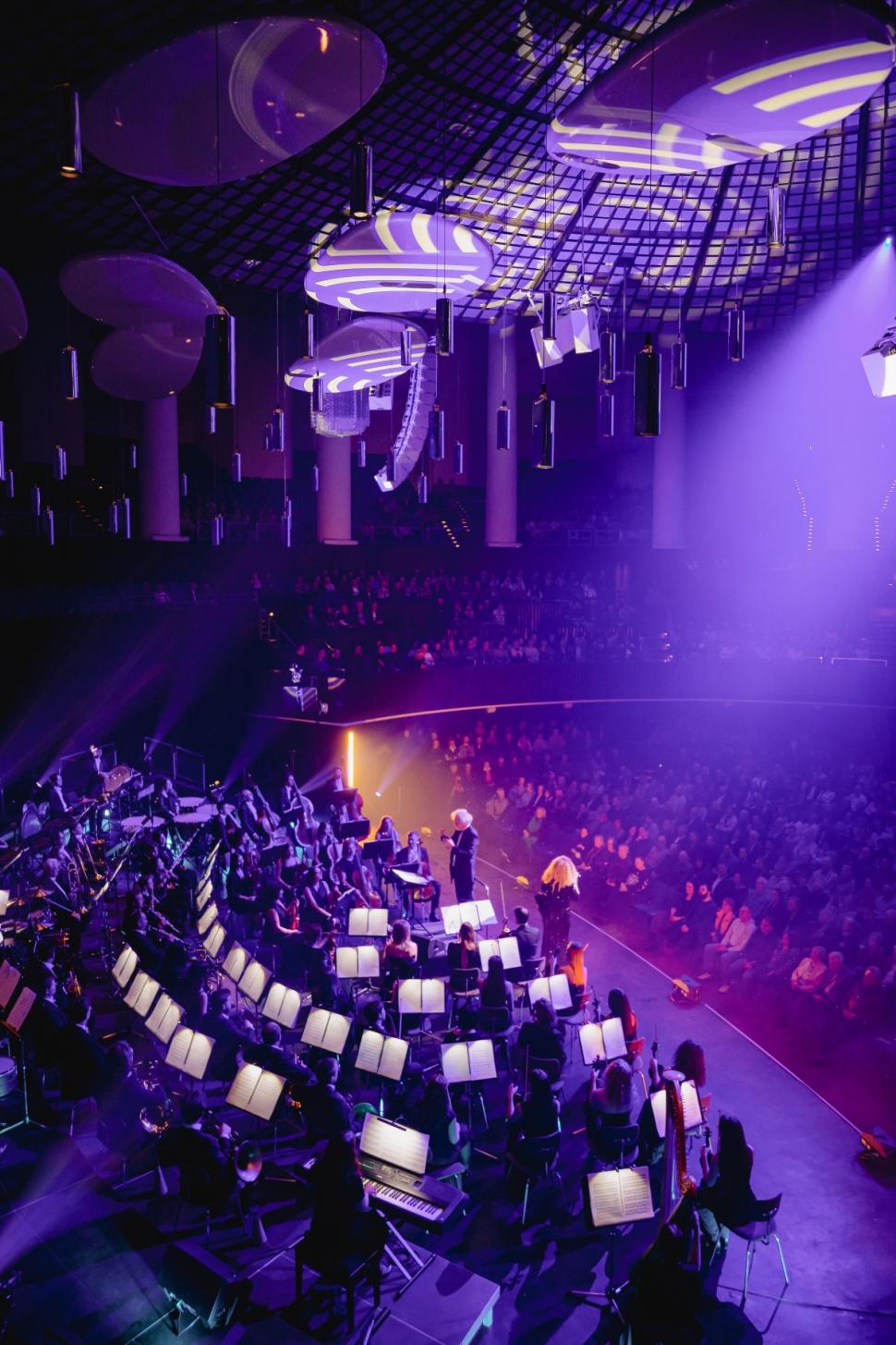 De la ariile lui Puccini la „Rolling in the Deep”. Cum a ajuns Alexandra Crișan vocea celui mai mare turneu simfonic al Europei 1059926