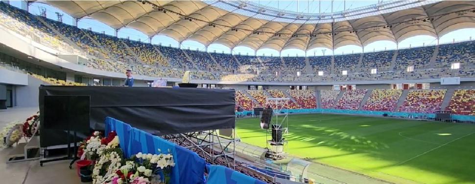 Imagini emoționante de la Arena Națională. Altar de flori în memoria lui Mircea Lucescu. Premierul Bolojan i-a adus un ultim omagiu 1059669