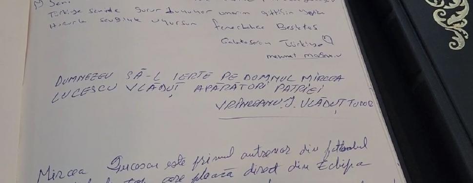 Imagini emoționante de la Arena Națională. Altar de flori în memoria lui Mircea Lucescu. Premierul Bolojan i-a adus un ultim omagiu 1059677