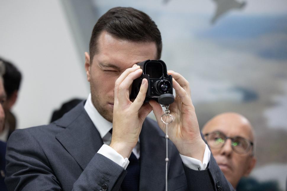 Jordan Bardella şi o ducesă italiană, fotografiaţi ţinându-se de mână în Corsica. "Povestea de dragoste la care nimeni nu se aştepta" 1059807