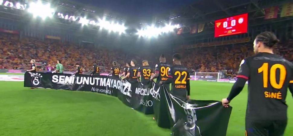Jucătorii Galatasaray, mesaj special în română pentru Mircea Lucescu, în Campionatul Turciei. Momente de reculegere, pe mari stadioane 1059705