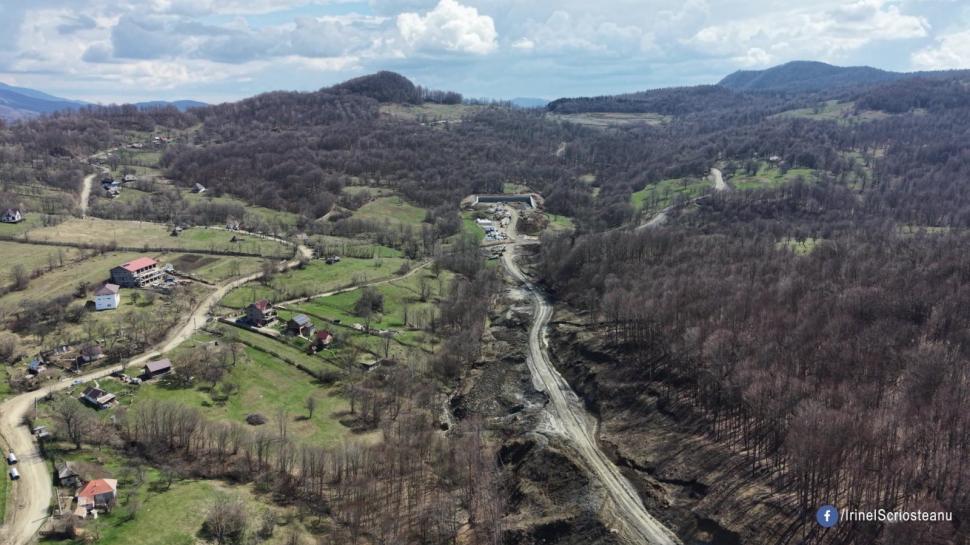 Autostrada care străbate Carpații: Se pregătește forarea Tunelului Poiana cu cârtița TBM. Progres de 13,5% pe secțiunea Cornetu–Tigveni 1060205