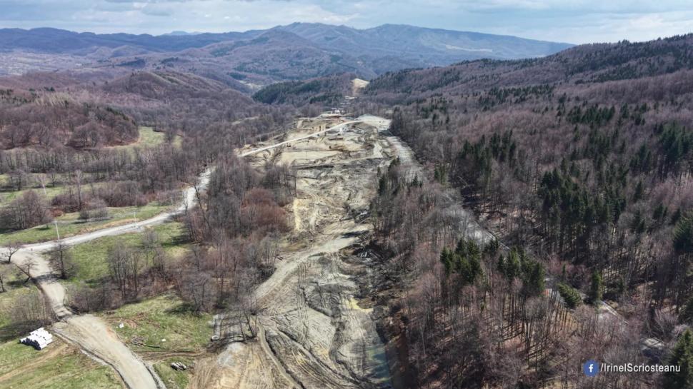 Autostrada care străbate Carpații: Se pregătește forarea Tunelului Poiana cu cârtița TBM. Progres de 13,5% pe secțiunea Cornetu–Tigveni 1060211