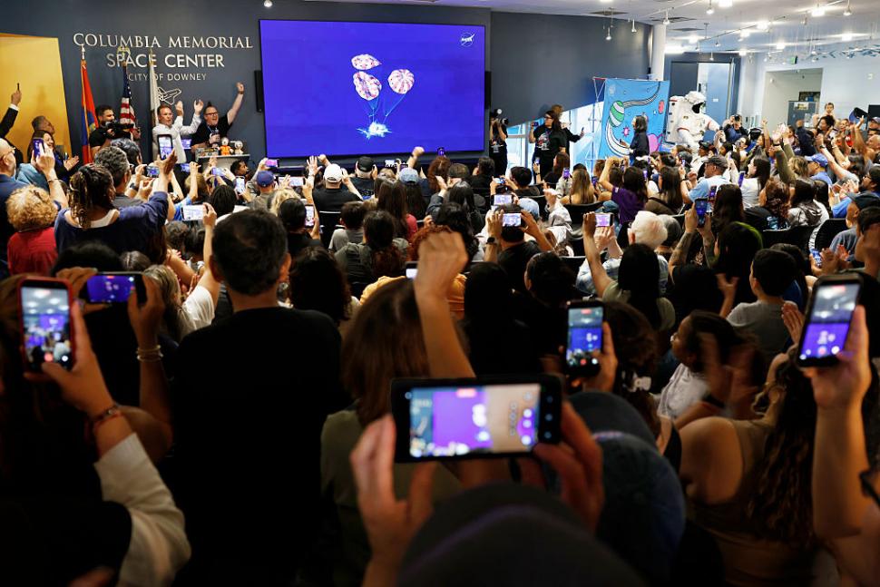 Mesajul lui Trump, după succesul misiunii Artemis II: "Următoarea etapă este Marte" 1060143