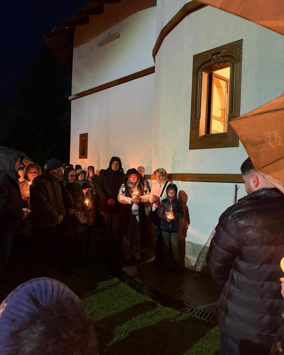 Nicușor Dan a fost la mănăstirea Cornu în Vinerea Mare. Șeful CJ Prahova: „Fără anunț, fără protocol” 1060117