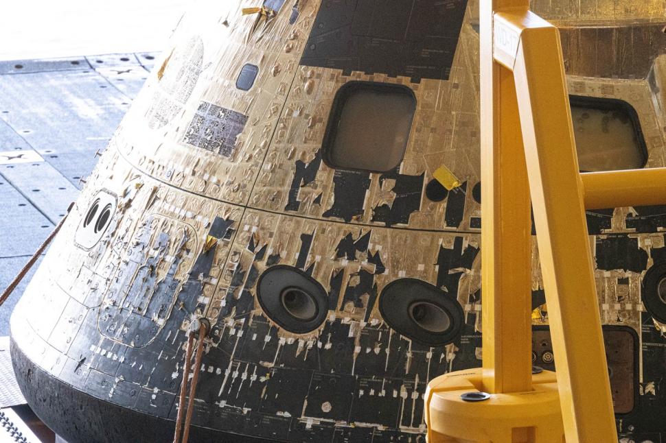 Cum arată capsula Orion după trecerea prin atmosferă. Nava NASA a suportat temperaturi de peste 2.000 de grade 1060313