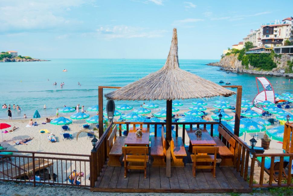 Destinația superbă cu plajă și castele, care seamănă cu Coasta Amalfi, dar e mult mai ieftină. E foarte aproape de România 1060485