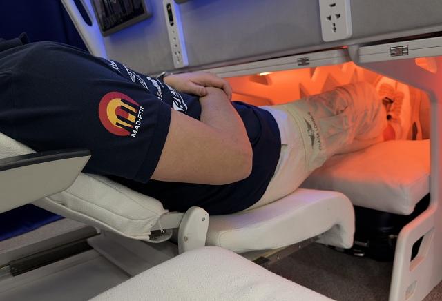 Cum arată scaunul pe două niveluri care se poate face pat în avion. Conceptul a fost dus la "designul suprem" 1060744