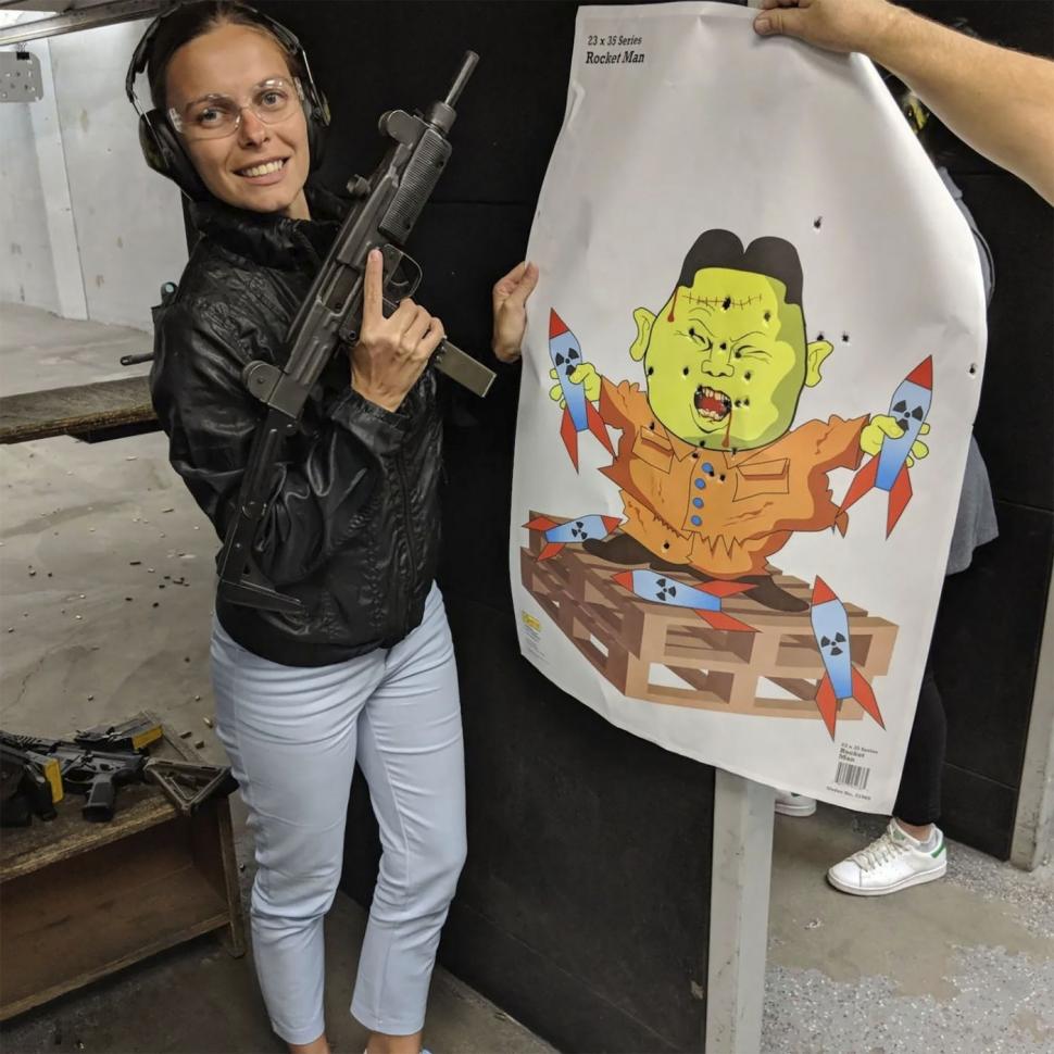 Victoria nu a fost demisă din funcția de consul al Ucrainei în Dominicană pentru că a pozat dezbrăcată, ci pentru cum s-a îmbrăcat 1060589