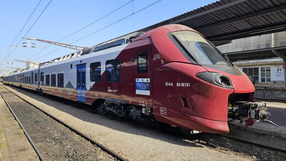 Circulă de azi pe ruta Bucureşti - Braşov: Cum arată primul tren electric Coradia Stream din România administrat de un operator privat 1061060
