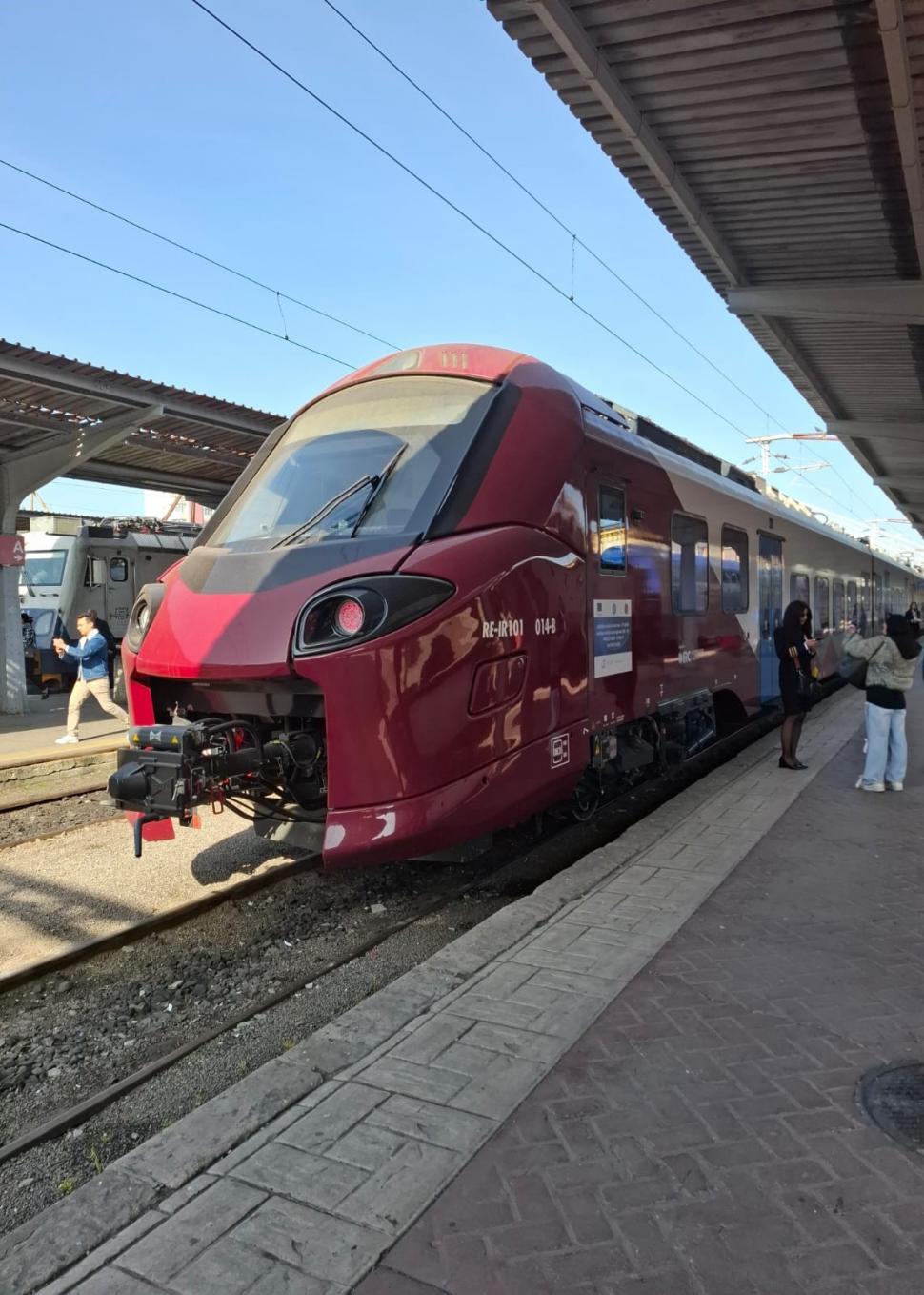 Circulă de azi pe ruta Bucureşti - Braşov: Cum arată primul tren electric Coradia Stream din România administrat de un operator privat 1061064