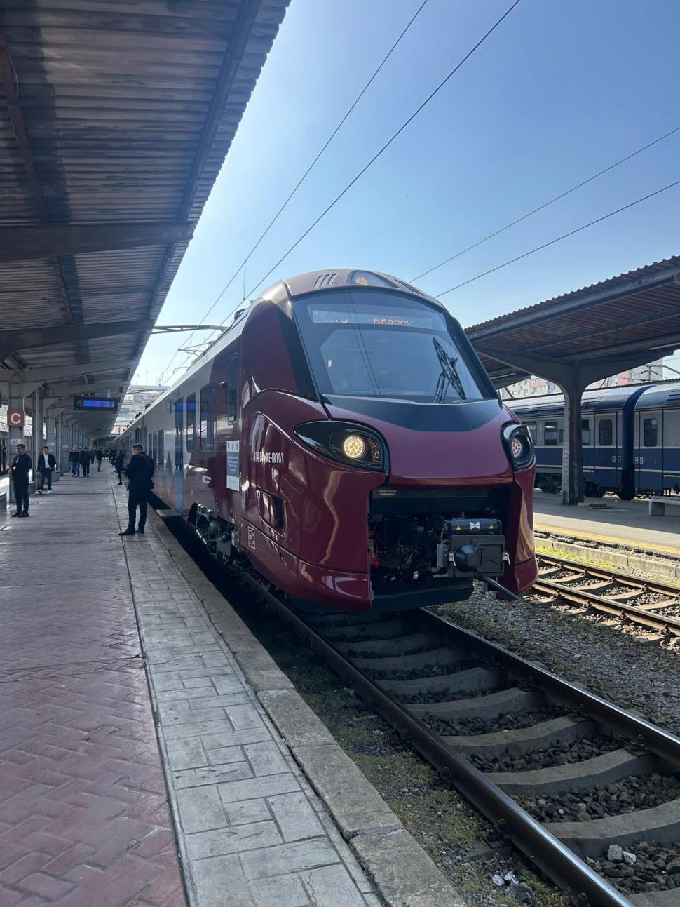 Circulă de azi pe ruta Bucureşti - Braşov: Cum arată primul tren electric Coradia Stream din România administrat de un operator privat 1061065