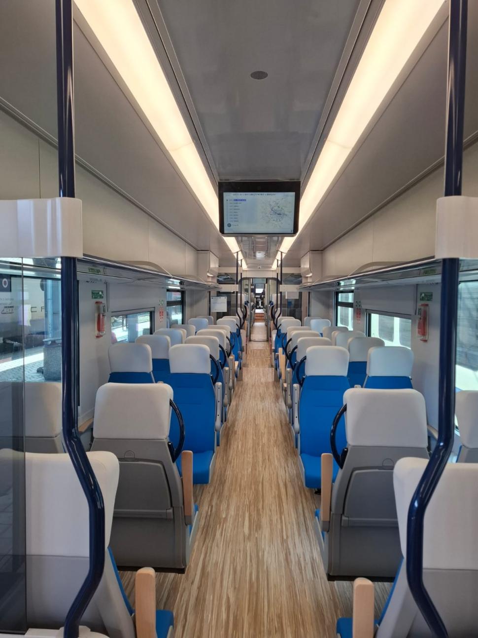 Circulă de azi pe ruta Bucureşti - Braşov: Cum arată primul tren electric Coradia Stream din România administrat de un operator privat 1061066