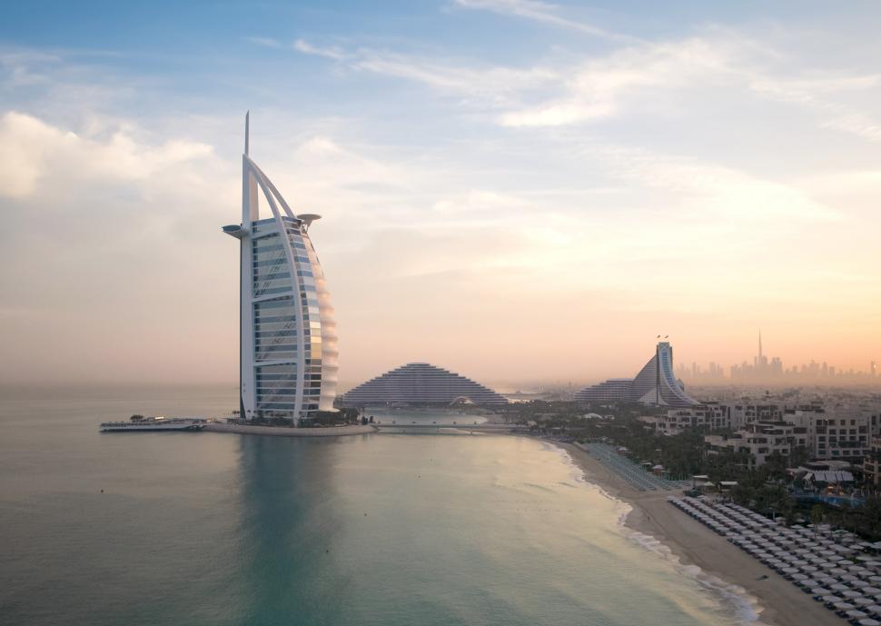 „Singurul hotel de 7 stele din lume” se închide pentru restaurare. Cât durează lucrarea și cum va arăta clădirea Burj Al Arab din Dubai 1060933