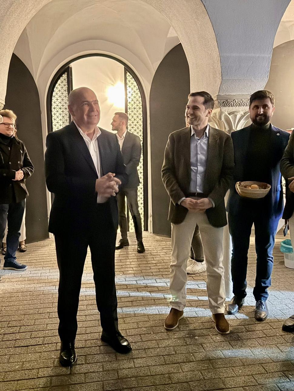 Bolojan le-a spus colegilor din PNL ce va face după ce PSD îi va cere să demisioneze: „Când te înjură unii, e ca o binecuvântare” 1061182