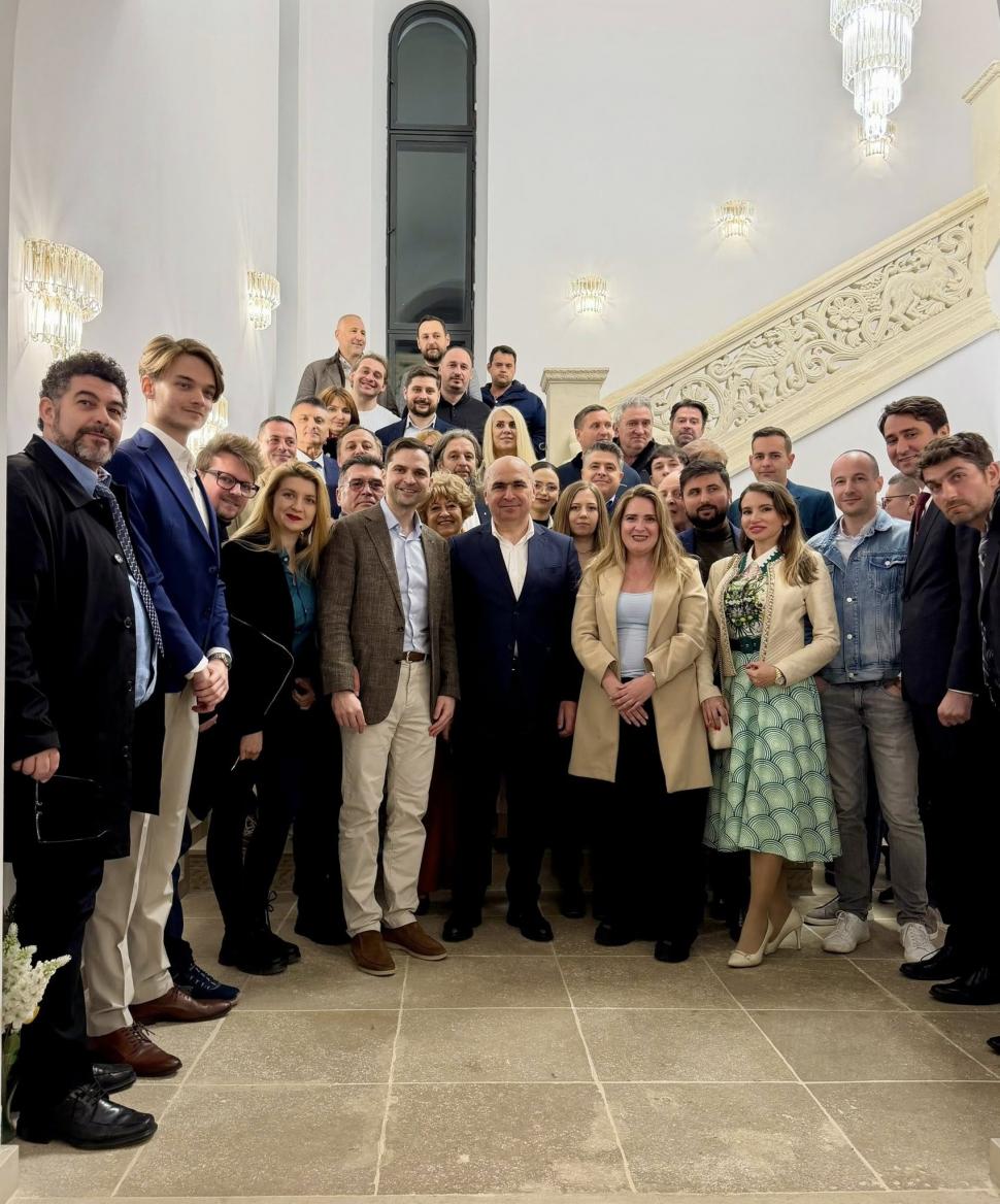 Bolojan le-a spus colegilor din PNL ce va face după ce PSD îi va cere să demisioneze: „Când te înjură unii, e ca o binecuvântare” 1061183