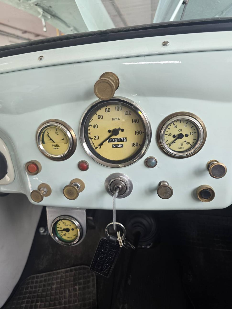 Imagini cu un spectaculos Fiat 508C, fabricat în 1937, care a mers, pentru omologare, la RAR Vaslui. "A pus Italia pe roți" 1061365