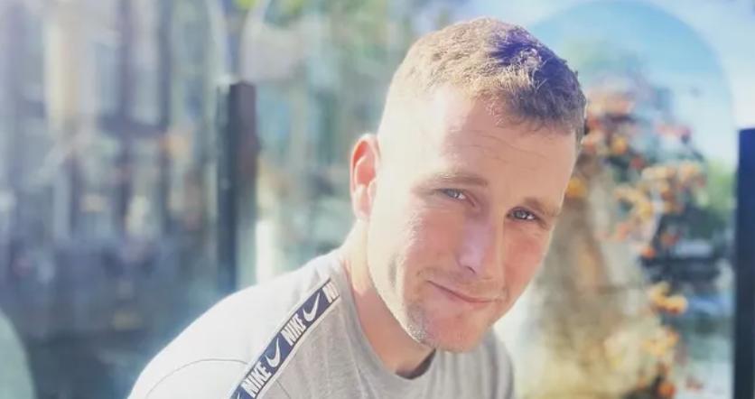 Un bărbat care a crezut că-și repară toată dantura cu 5.000 de euro în Turcia s-a întors acasă fără niciun dinte în gură 1061582