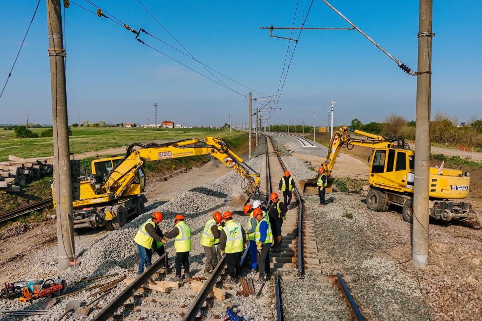 Un nou tronson de aproape 10 km de cale ferată modernizată a fost dat în circulație între Lugoj și Timișoara 1061528