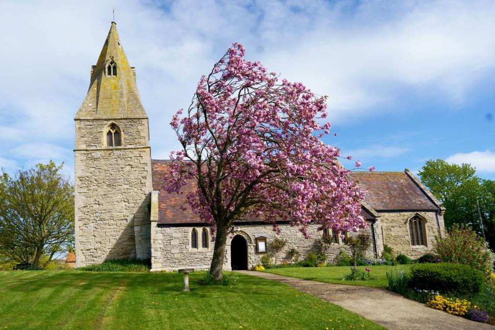 O biserică din Anglia s-a înclinat, încetul cu încetul, mai mult decât Turnul din Pisa. Acum a ajuns într-o situație delicată 1061321
