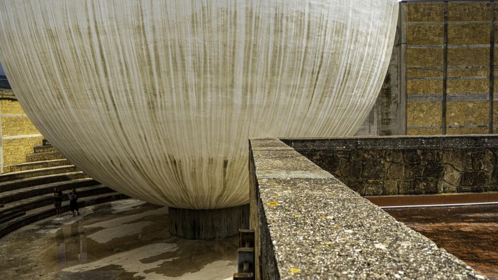 Orașul din Europa care are mai multe opere de artă decât locuitori stă sub un versant întreg acoperit cu beton. Cum arată Gibellina 1061344