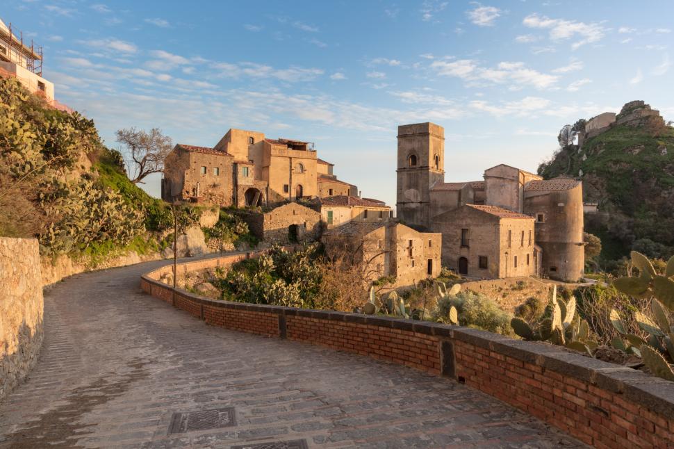 O scenă din „Nașul” s-a filmat acolo, apoi totul s-a schimbat: Cum arată satul din Italia unde, de 50 de ani, se îmbulzesc turiștii 1062186