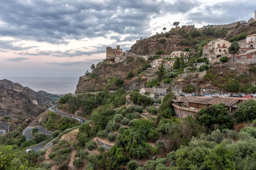 O scenă din „Nașul” s-a filmat acolo, apoi totul s-a schimbat: Cum arată satul din Italia unde, de 50 de ani, se îmbulzesc turiștii 1062188