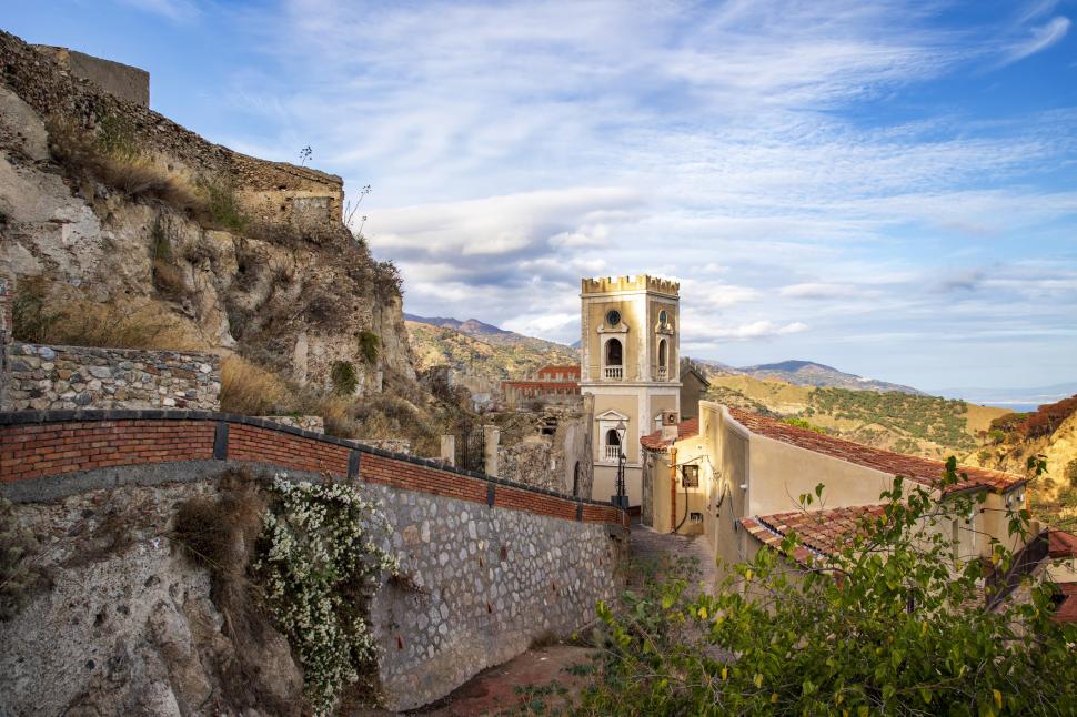 O scenă din „Nașul” s-a filmat acolo, apoi totul s-a schimbat: Cum arată satul din Italia unde, de 50 de ani, se îmbulzesc turiștii 1062189