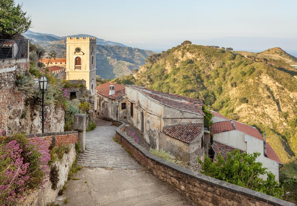 O scenă din „Nașul” s-a filmat acolo, apoi totul s-a schimbat: Cum arată satul din Italia unde, de 50 de ani, se îmbulzesc turiștii 1062190