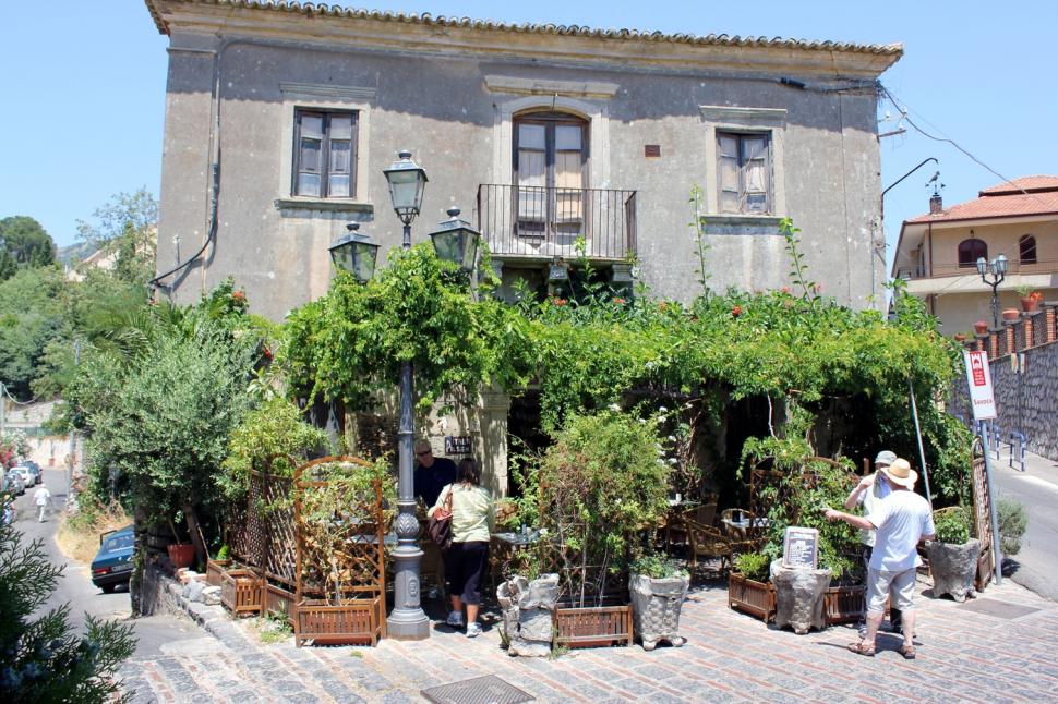 O scenă din „Nașul” s-a filmat acolo, apoi totul s-a schimbat: Cum arată satul din Italia unde, de 50 de ani, se îmbulzesc turiștii 1062191