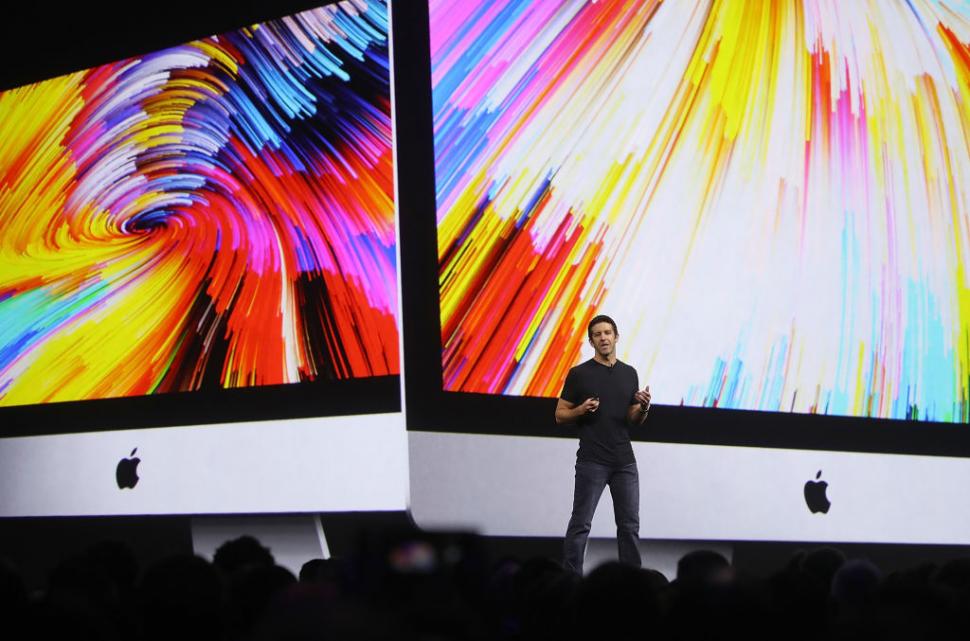 Cine este John Ternus, viitorul CEO al Apple 1062435