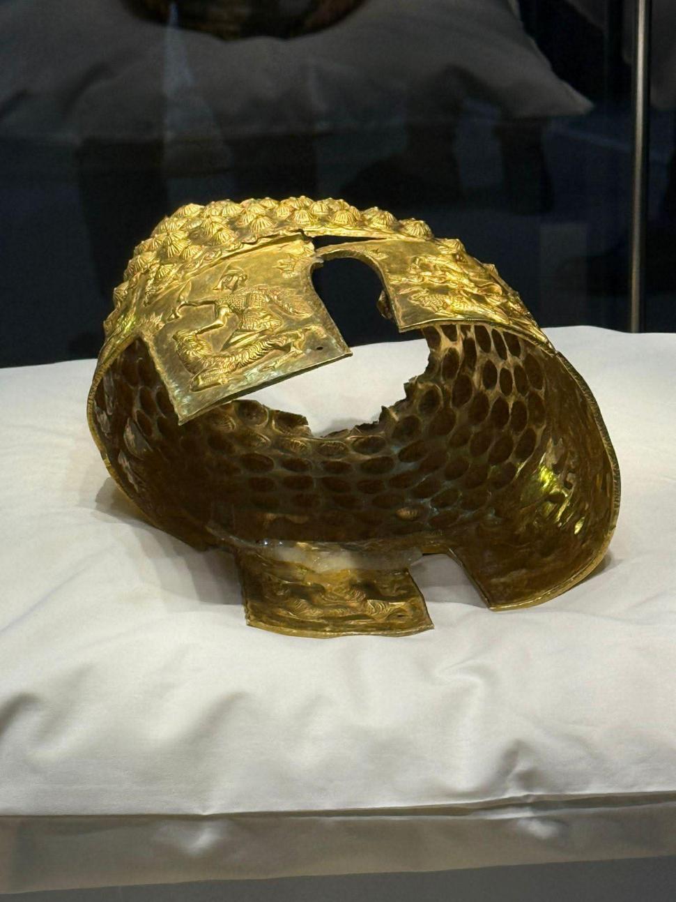 Coiful dacic recuperat din Olanda e spart. Directorul Muzeului de Istorie spune că va fi restaurat 1062574