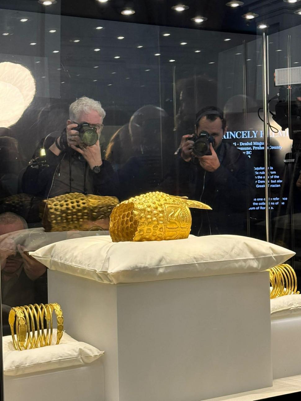 Coiful dacic recuperat din Olanda e spart. Directorul Muzeului de Istorie spune că va fi restaurat 1062579