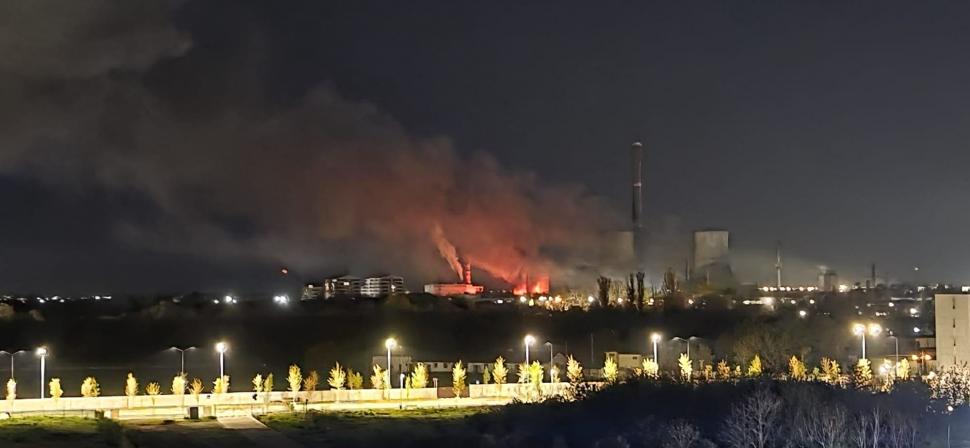 Explozie uriașă la CET Vest din București. Arafat: Sunt 40 de tone de ulei pe transformator. Mai sunt flăcări doar la unul 1062265