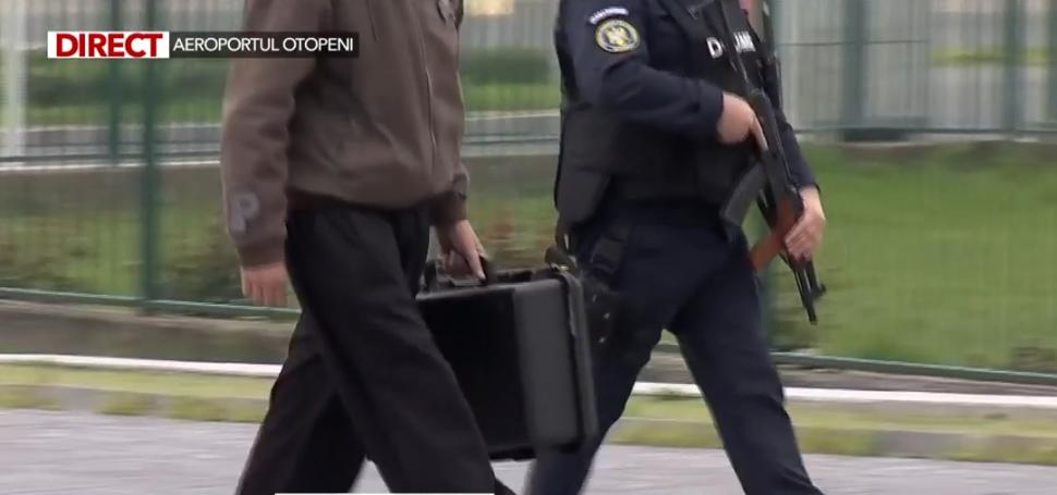 Primele imagini cu tezaurul adus din Olanda. Coiful de la Coțofenești și brățările dacice au ajuns la Muzeul Național de Istorie 1062519