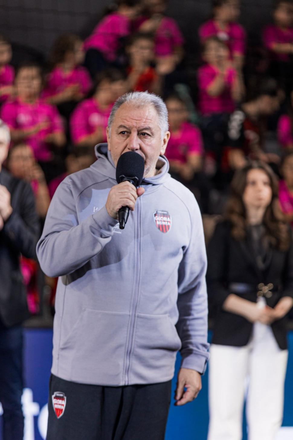 DNA suspectează că liderul PSD Radu Moldovan ar fi investit în Franța bani din contracte cu dedicație. E anchetat și un lider PNL 1062855