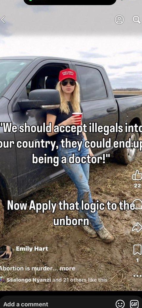 O influenceriță MAGA atrăgătoare s-a dovedit a fi, de fapt, un băiat indian care a câștigat o avere pe seama conservatorilor singuri 1062778