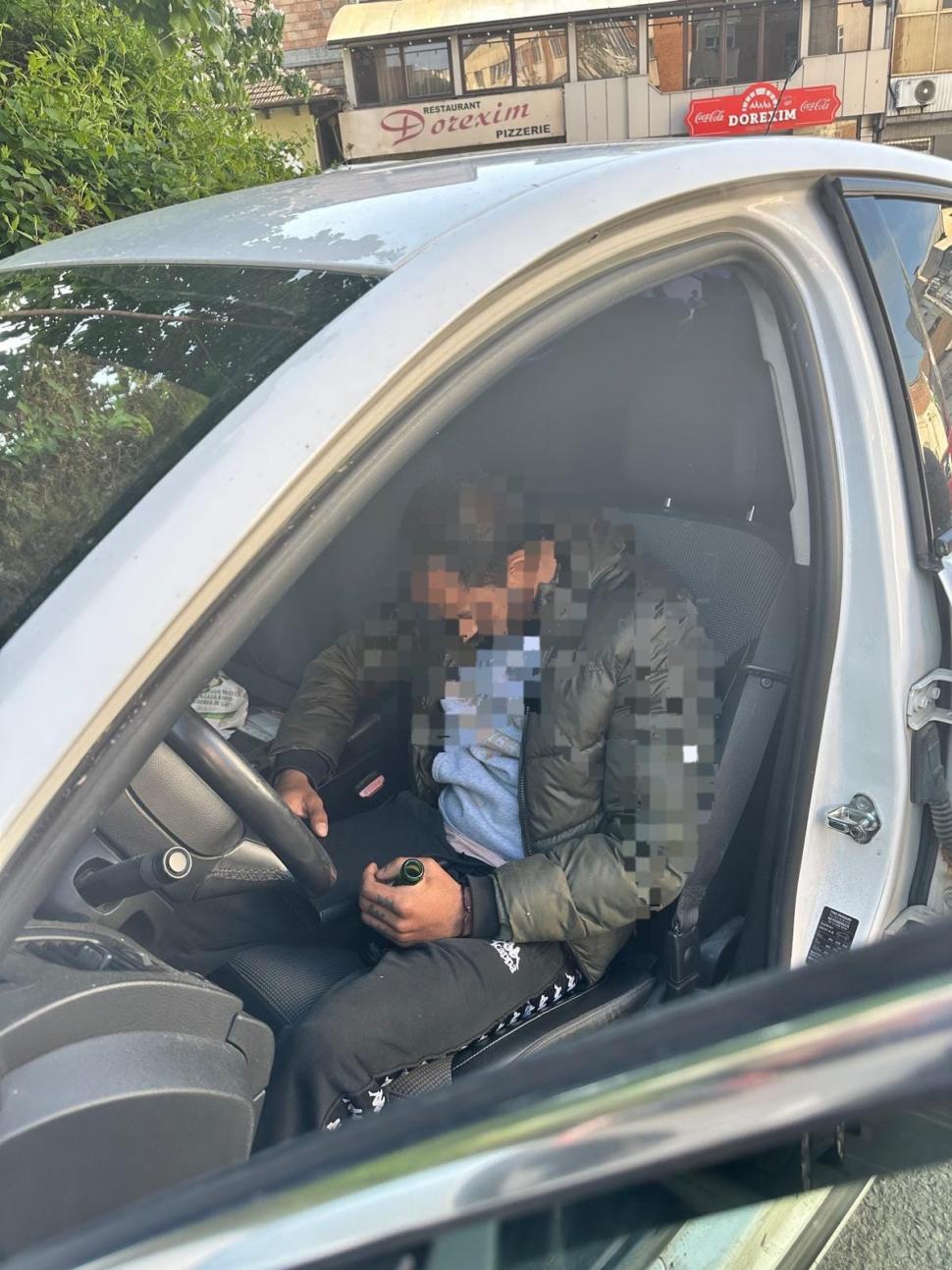 Un hoţ a adormit în maşina din care voia să fure, la Târgu Jiu. Imagini uimitoare cu ce au găsit poliţiştii la faţa locului 1063020