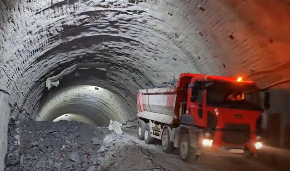 Prima străpungere de tunel în Carpați pe autostrada Sibiu-Pitești, aproape de realizare: Pe Secțiunea Boița–Cornetu vor fi 7 tuneluri 1063486